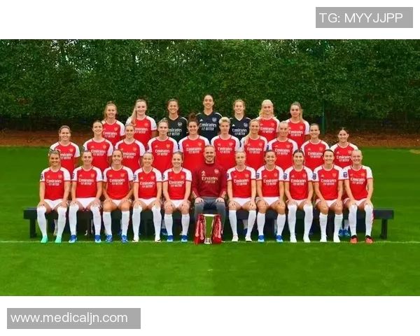 阿森纳强势领跑英超赛季展现冠军潜力与团队实力