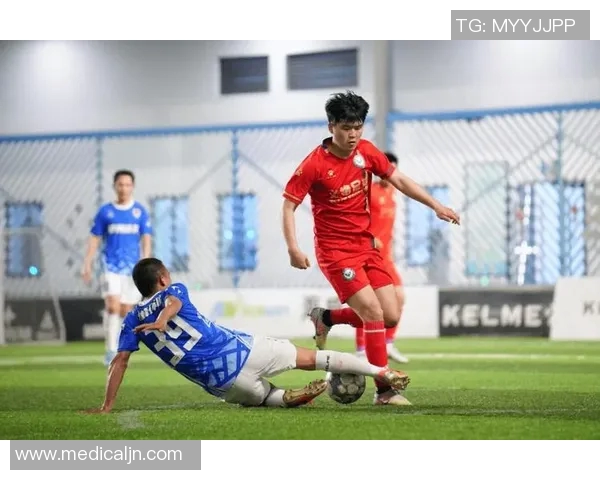 中超赛场冯劲精彩抽射引发热议助力球队争夺冠军荣耀