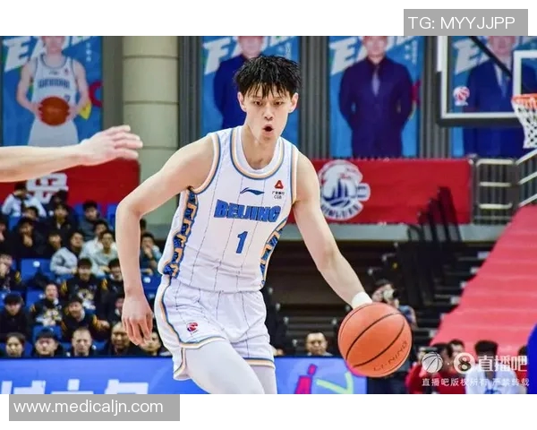 曾凡博在比赛中展现出色盖帽防守能力助力球队赢得关键胜利 曾凡博在比赛中展现出色盖帽防守能力助力球队赢得关键胜利