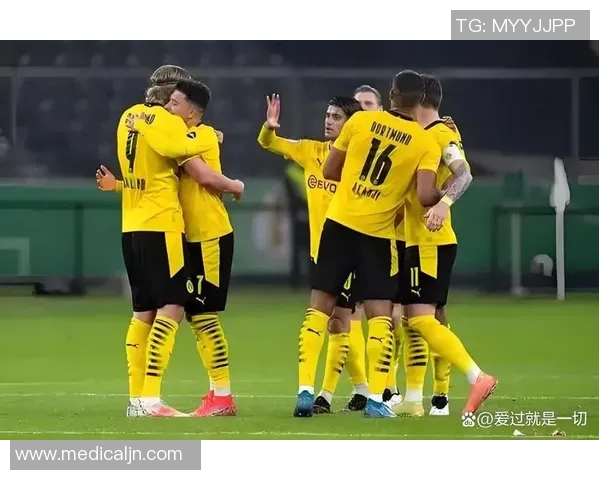 拜仁慕尼黑大胜多特蒙德,力压对手夺取胜利 拜仁慕尼黑大胜多特蒙德,力压对手夺取胜利