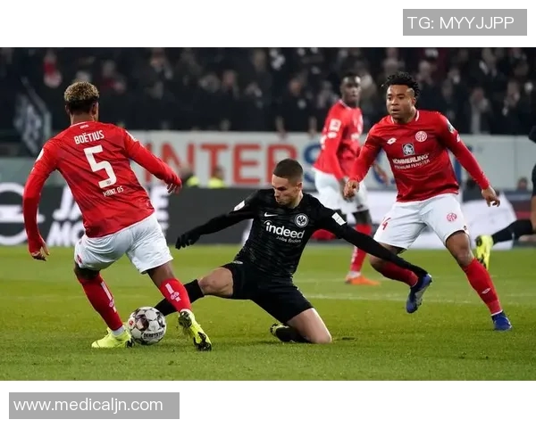 汉诺威客场失利,德甲排名下滑至第四位:全方位解析 汉诺威客场失利,德甲排名下滑至第四位:全方位解析