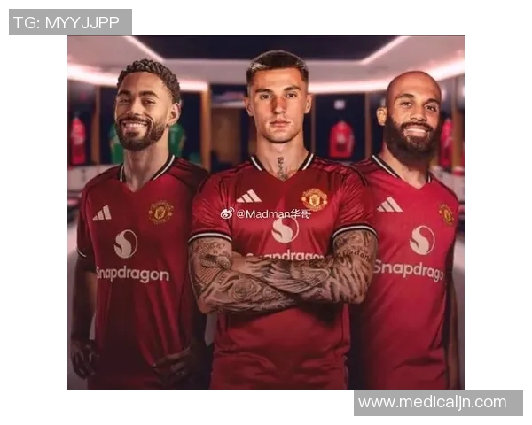 曼联官方宣布签下首名新援热烈欢迎球员加盟队伍 曼联官方宣布签下首名新援热烈欢迎球员加盟队伍